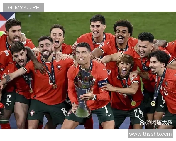 足球封王球星传奇：从绿茵场到世界之巅的荣耀与梦想